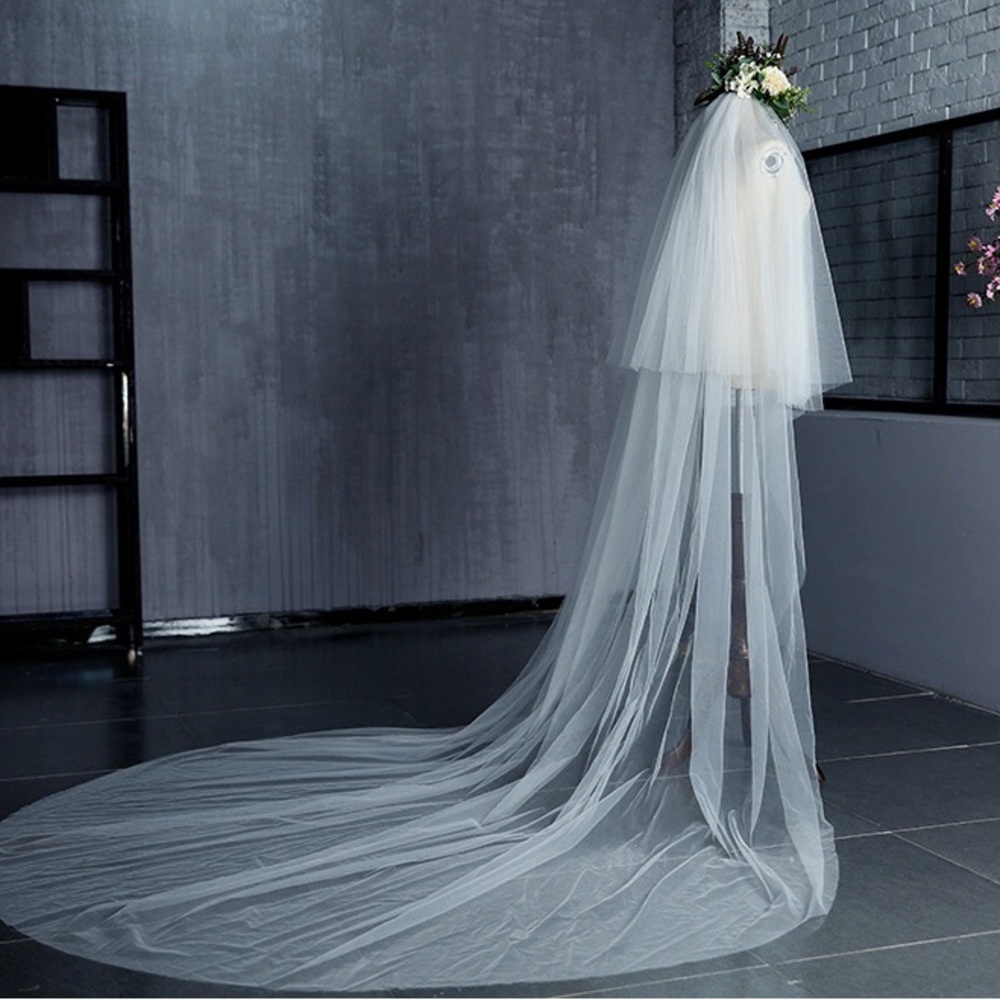 Long Sheer Bridal Veil with Floral Accent - White